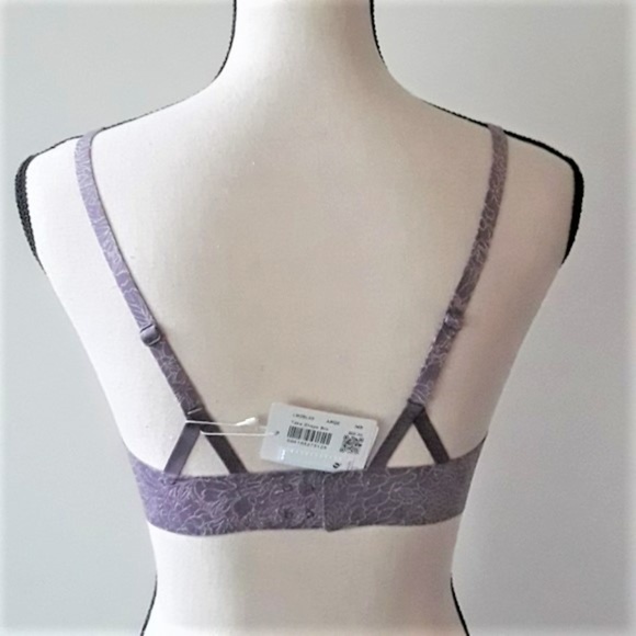 SOLD..NWT Lululemon Take Shape Bra, Sz 34B - Picture 6 of 8